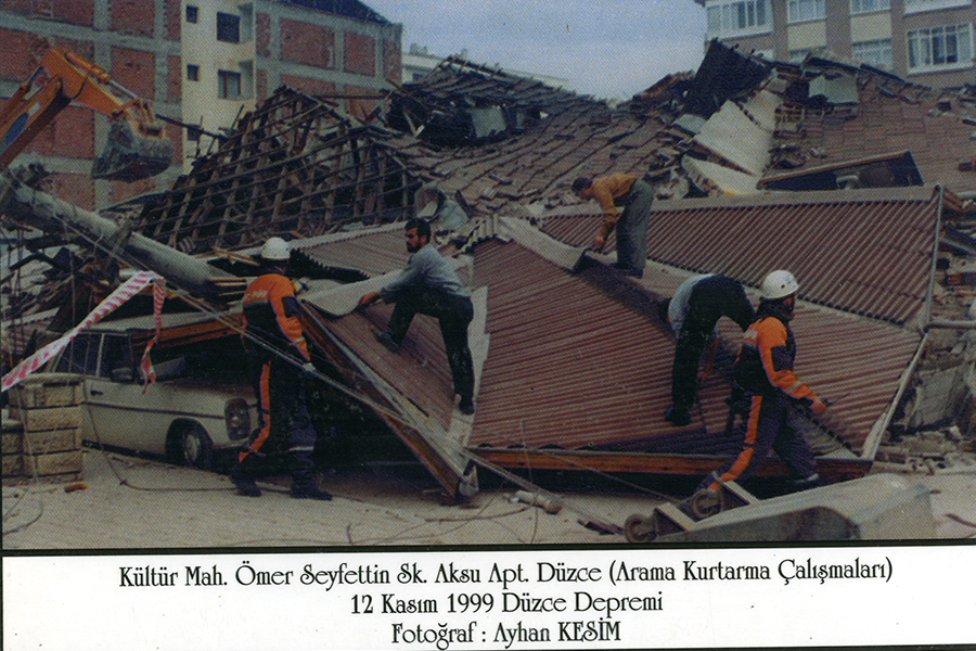 Deprem Hatıra Albümü